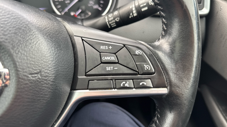 Nissan Qashqai 1.2 DiG-T N-Connecta 5dr Petrol Hatchback